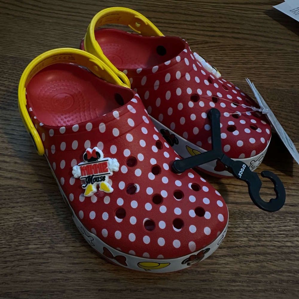 CROCS Disney - Minnie Mouse - Kids Polka Dot Sandals with Yellow Strap - Picture 3 of 3